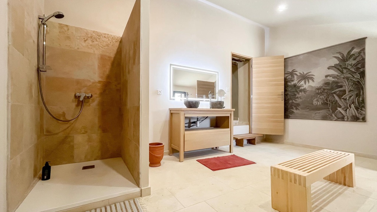 Photo of Bathroom in Mornas