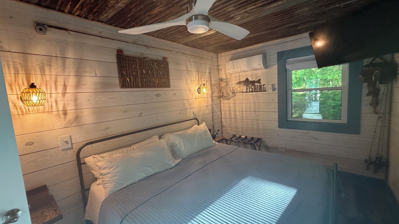 Photo of Bedroom in Springdale