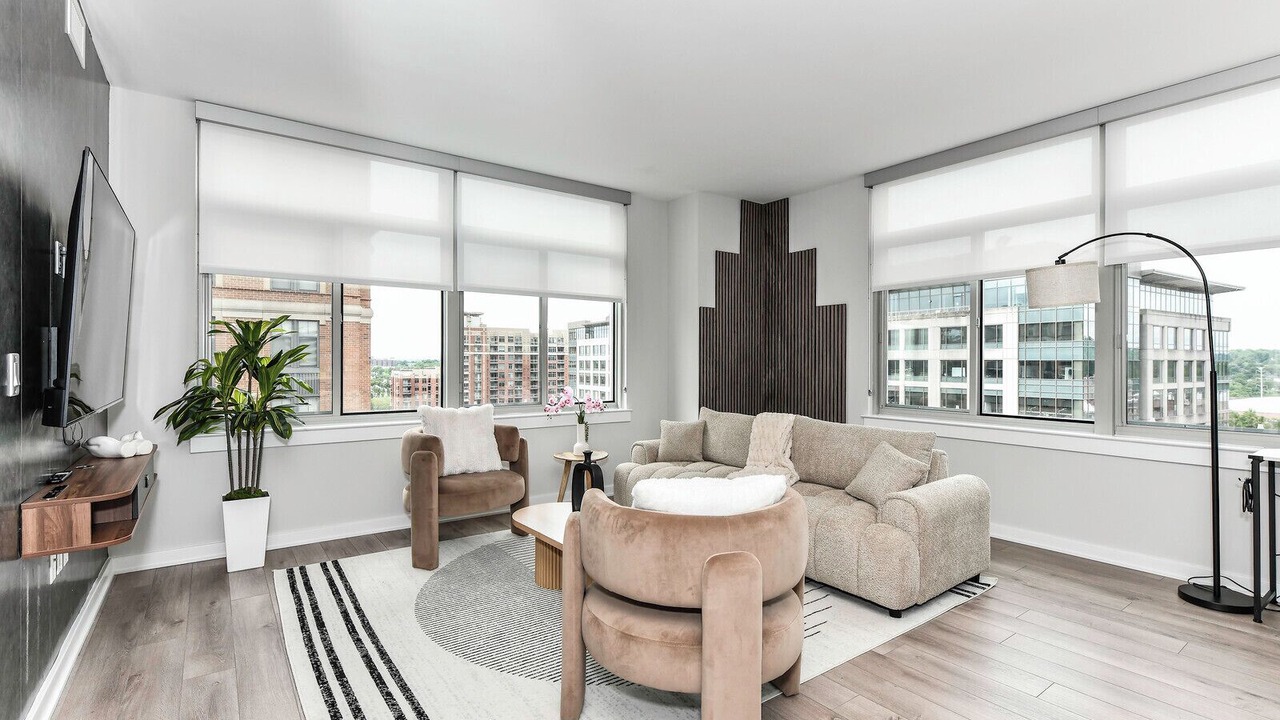 Photo of Livingroom in Crystal City
