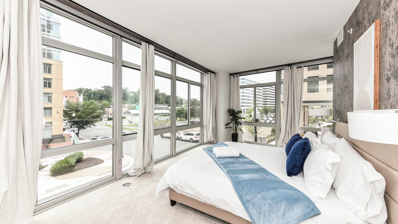 Photo of Bedroom in Crystal City