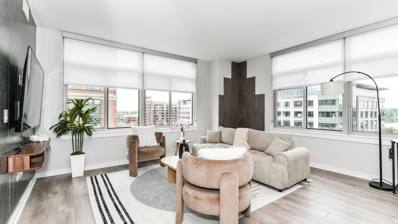 Photo of Livingroom in Crystal City