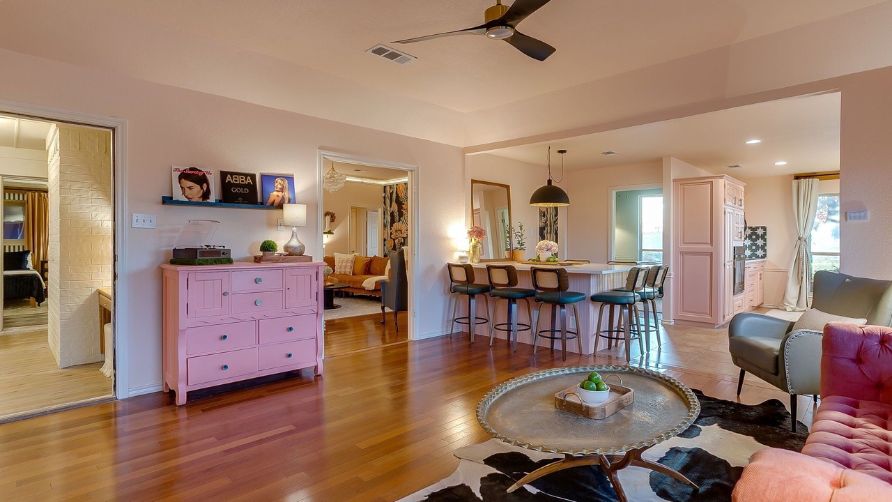 Photo of Livingroom in Edgecliff Village