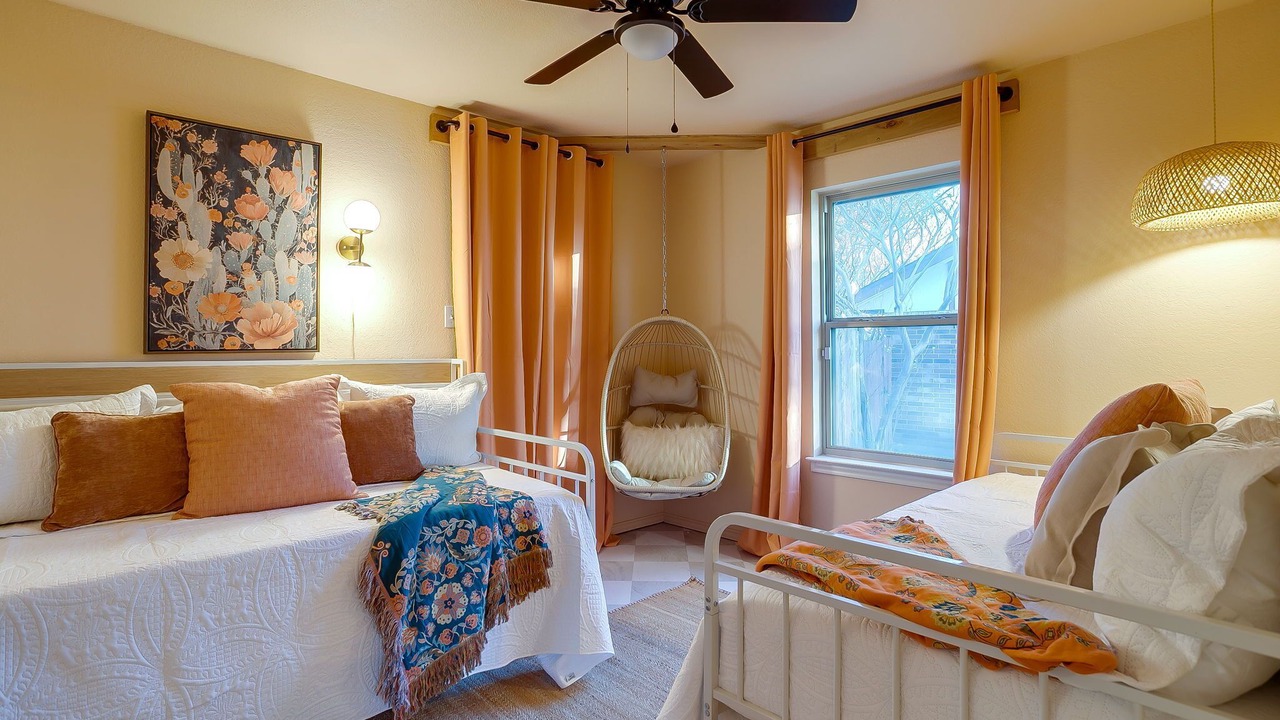 Photo of Bedroom in Edgecliff Village