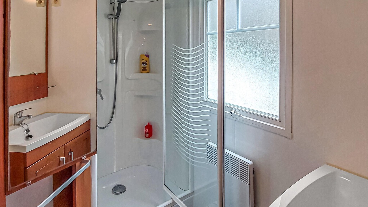 Photo of Bathroom in Sainte-Eulalie-en-Born