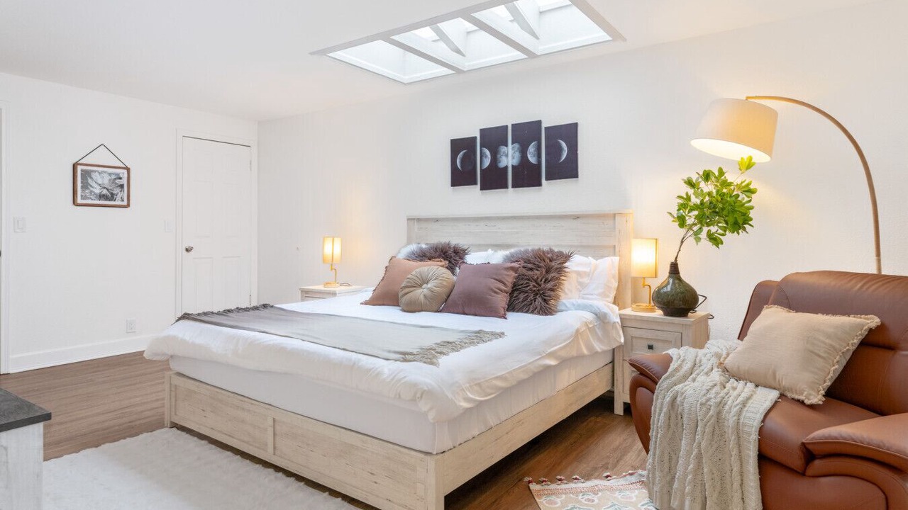Photo of Bedroom in Shoreline