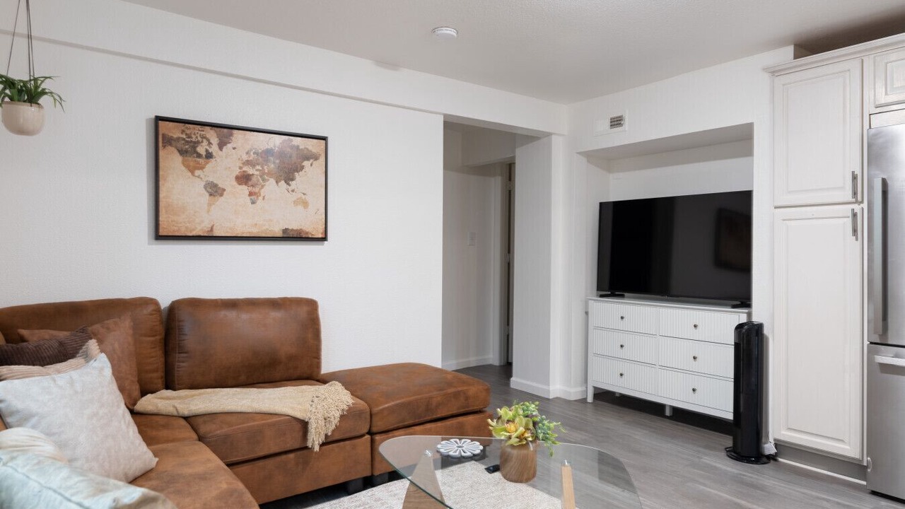 Photo of Livingroom in Shoreline