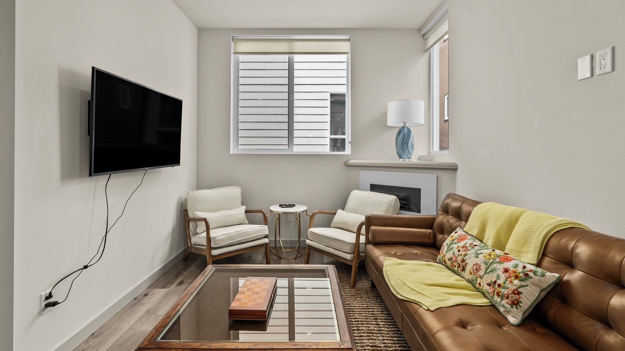 Photo of Livingroom in University District
