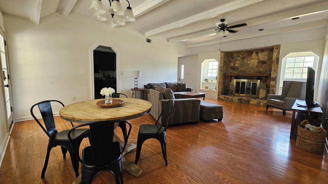 Photo of Livingroom in Warner Robins