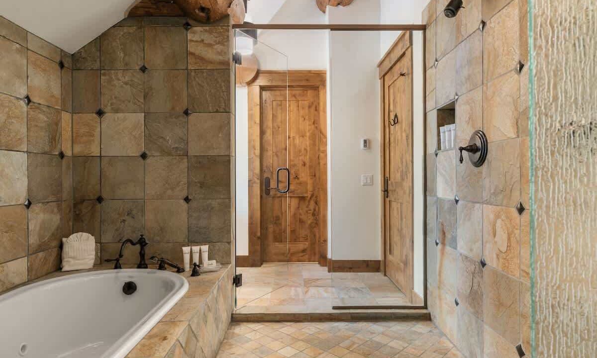Photo of Bathroom in Granite Ridge