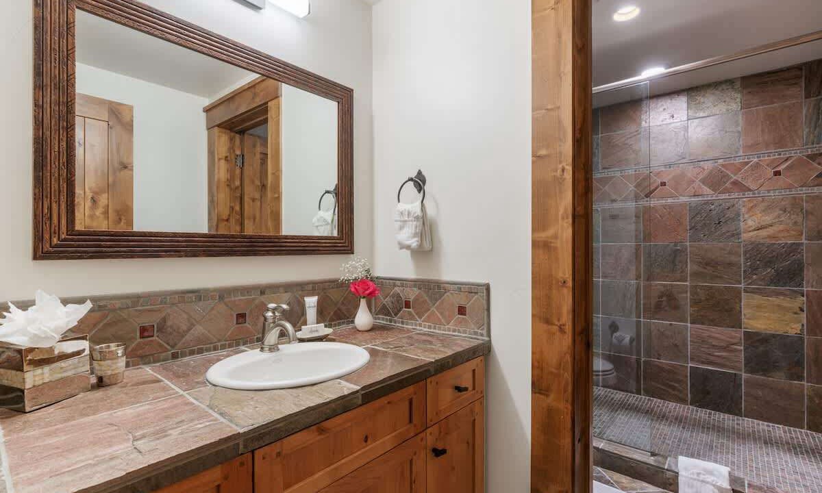 Photo of Bathroom in Granite Ridge