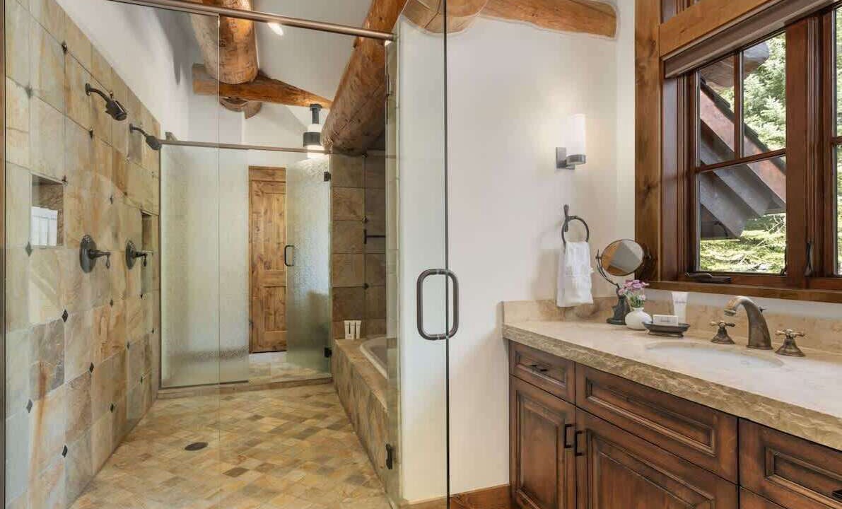 Photo of Bathroom in Granite Ridge