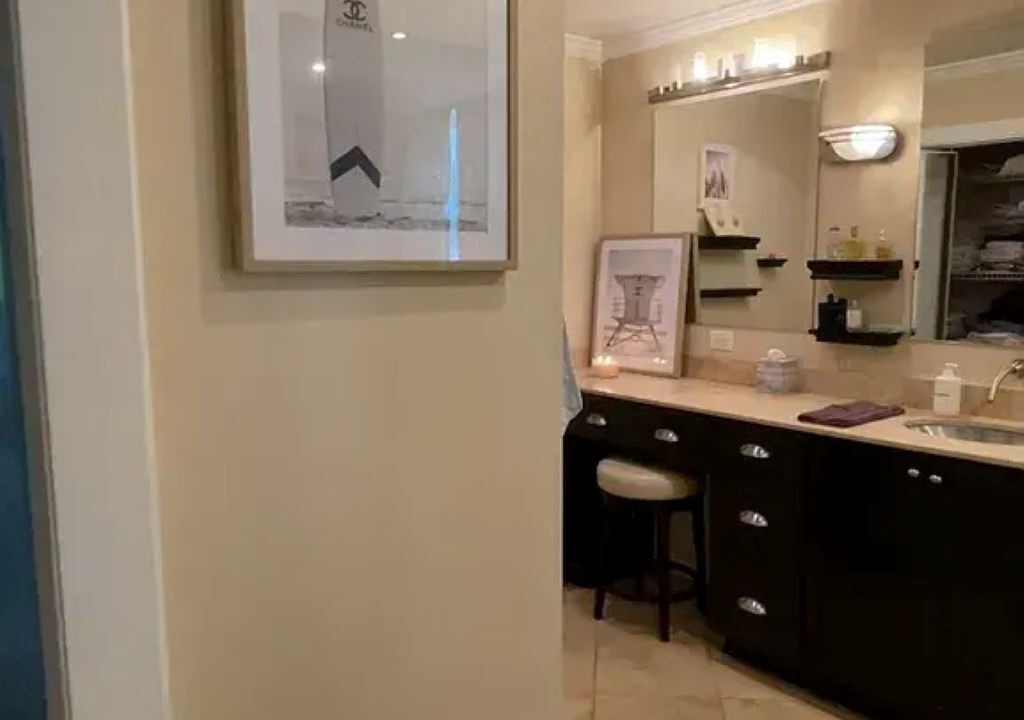 Photo of Bathroom in Squirrel Hill South