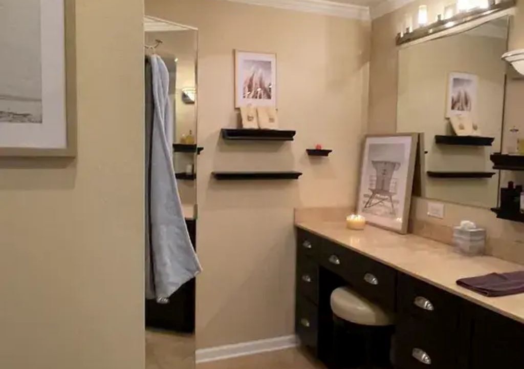 Photo of Bathroom in Squirrel Hill South