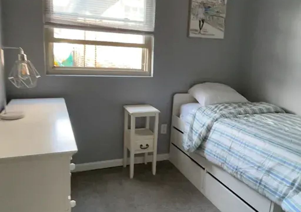 Photo of Bedroom in Squirrel Hill South