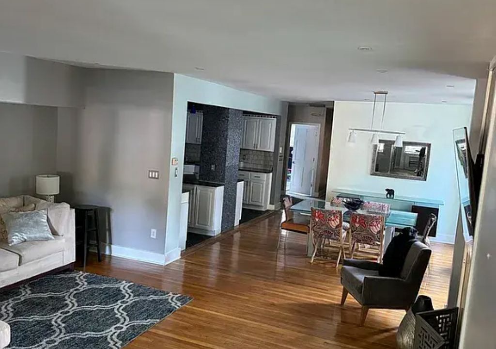Photo of Livingroom in Squirrel Hill South