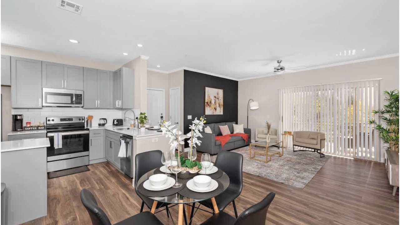 Photo of Livingroom in McDowell Mountain Apartments