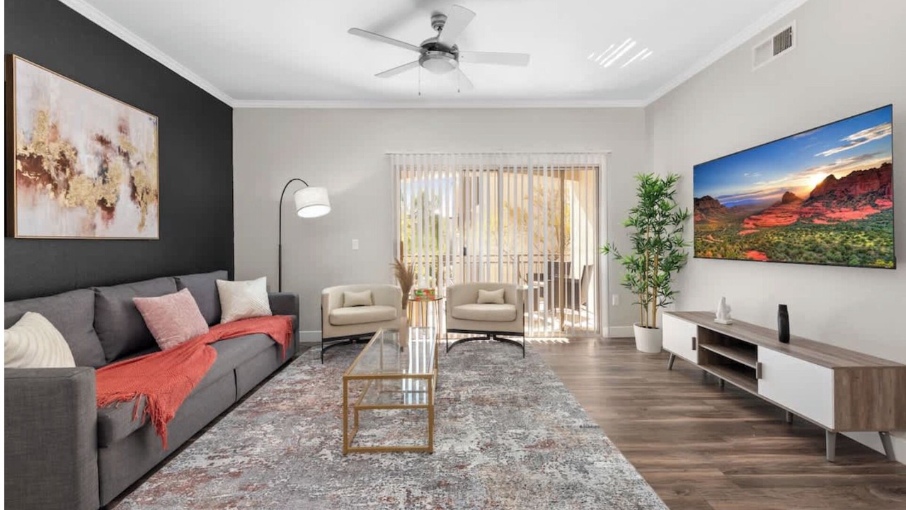 Photo of Livingroom in McDowell Mountain Apartments