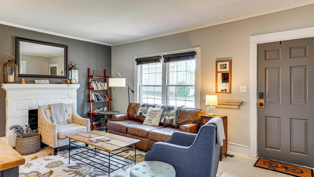 Photo of Livingroom in Cary