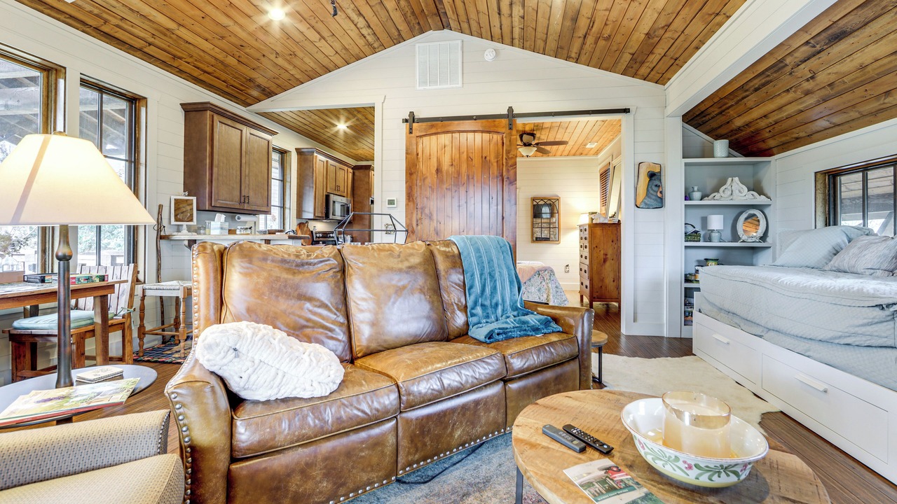 Photo of Livingroom in Tuckasegee