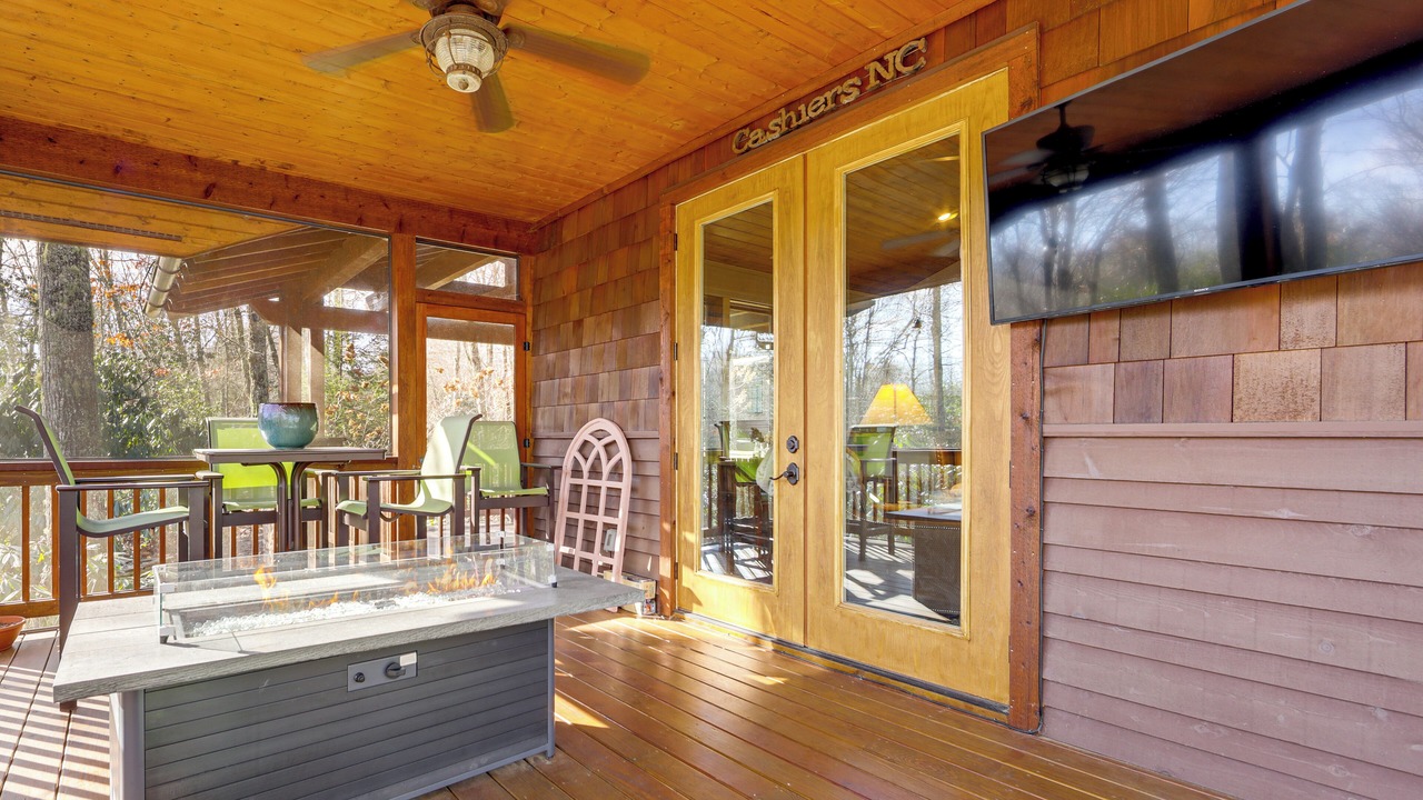 Photo of Patio Balcony in Tuckasegee