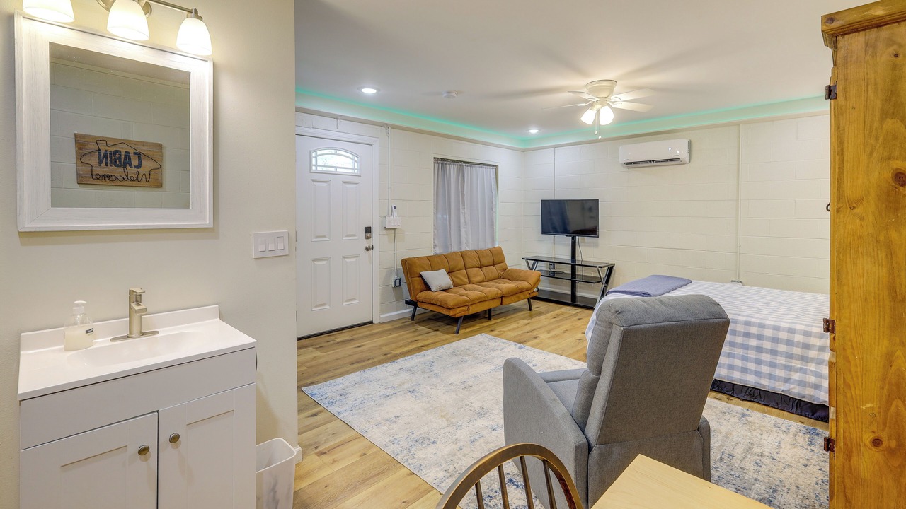 Photo of Bedroom in Clinton