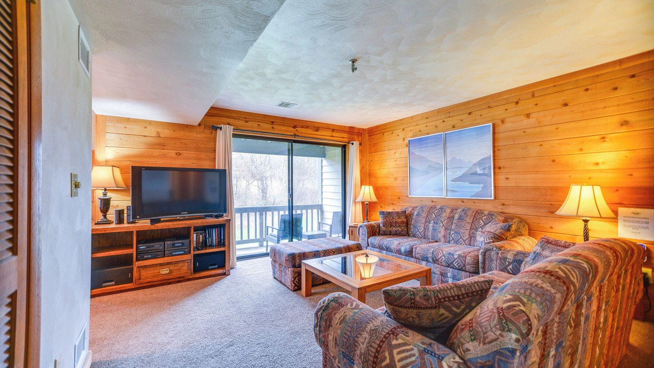 Photo of Livingroom in Seven Springs