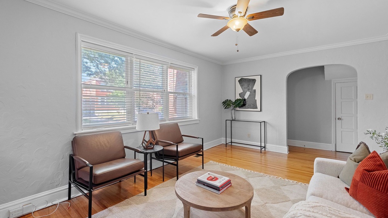 Photo of Livingroom in University City