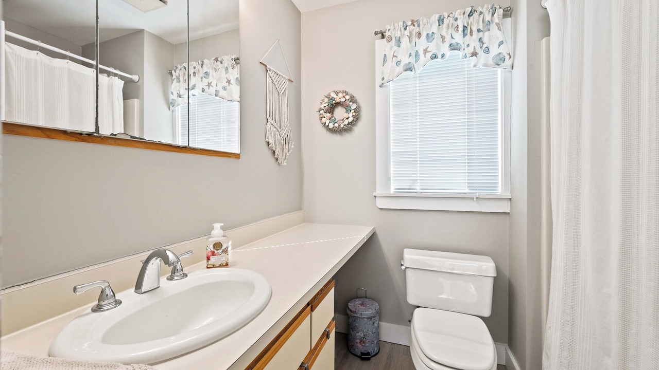 Photo of Bathroom in York Beach