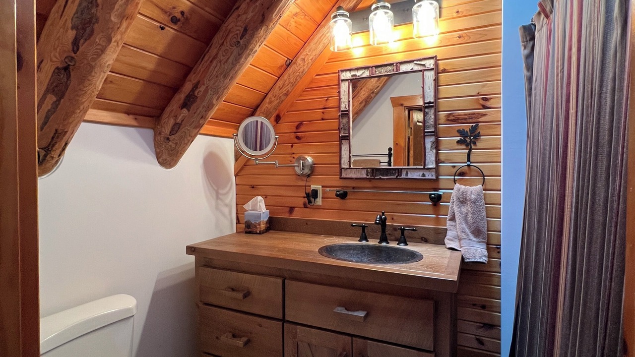 Photo of Bathroom in Jay