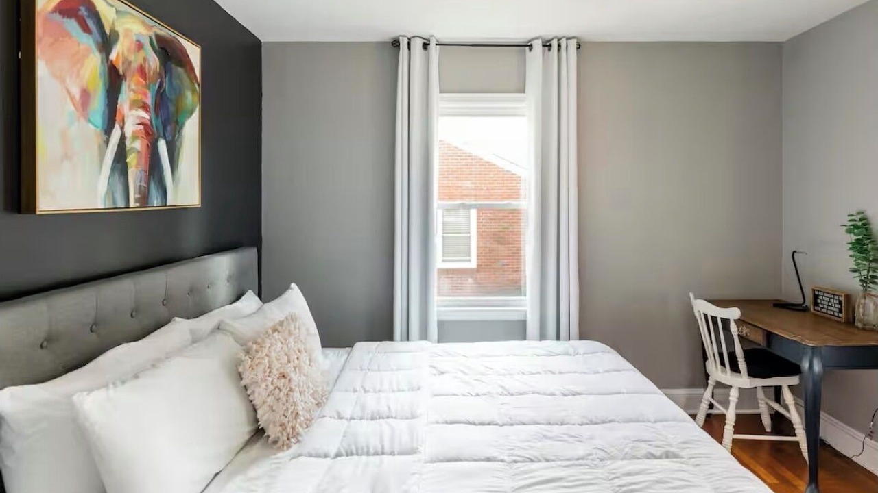 Photo of Bedroom in Colonial Heights