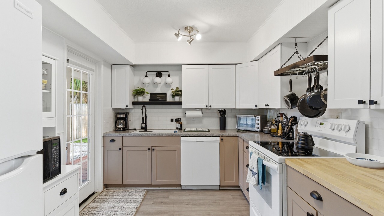 Photo of Kitchen in Jungle Terrace