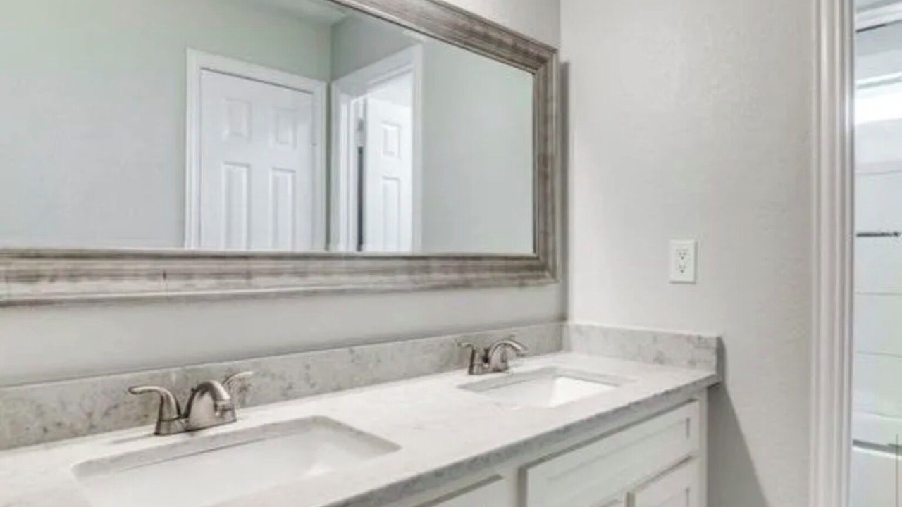 Photo of Bathroom in Elmo