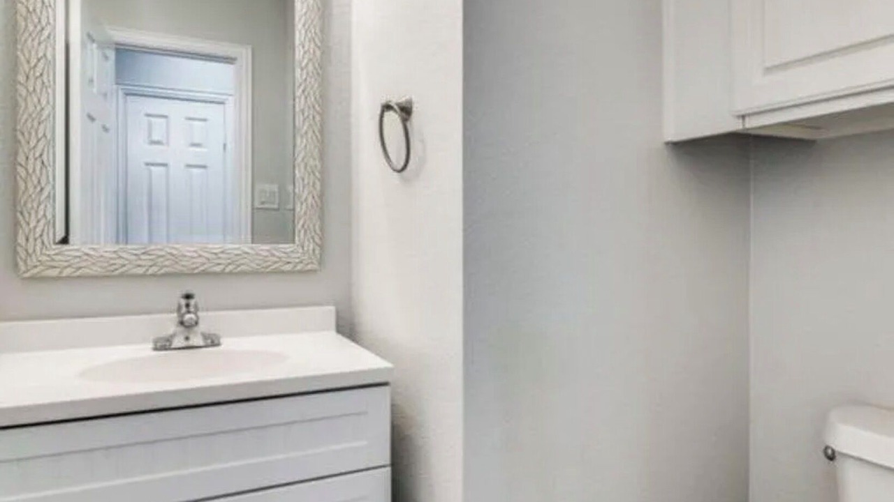Photo of Bathroom in Elmo