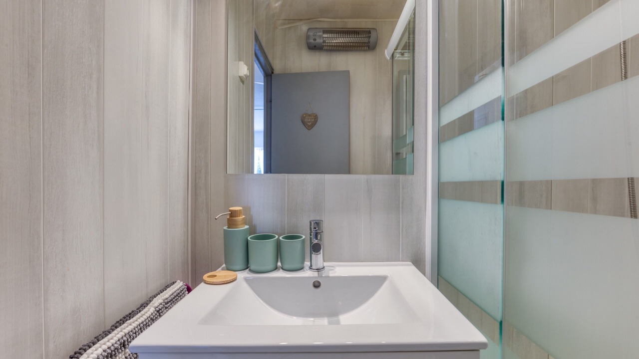 Photo of Bathroom in Le Grau-Du-Roi