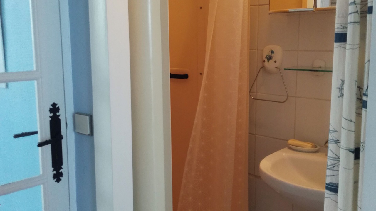 Photo of Bathroom in Luc-sur-Mer