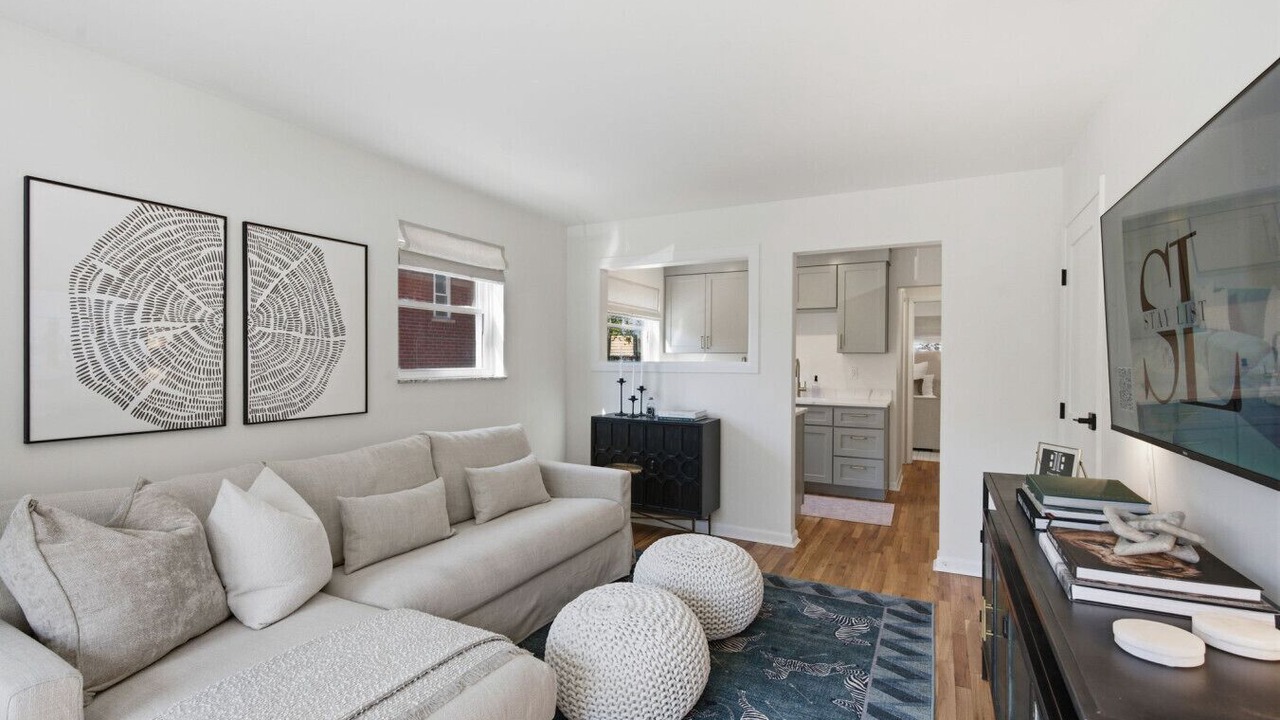 Photo of Livingroom in Hyde Park