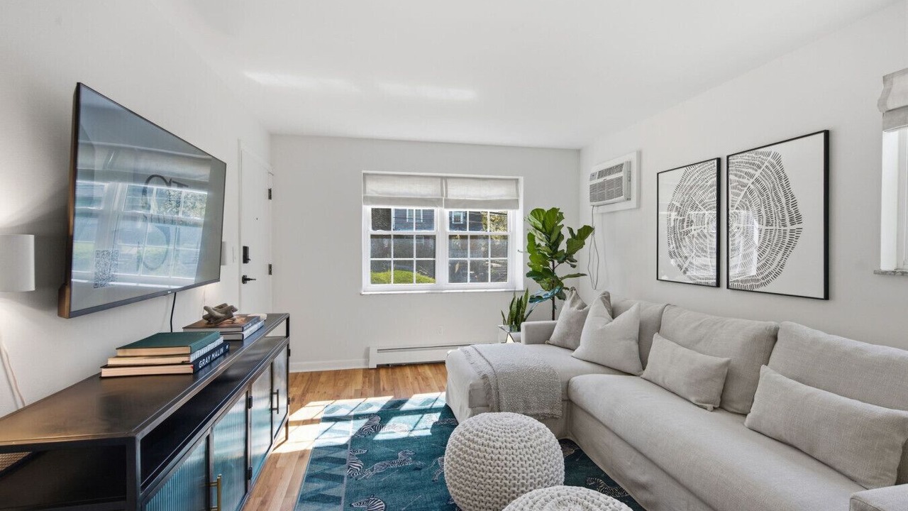 Photo of Livingroom in Hyde Park