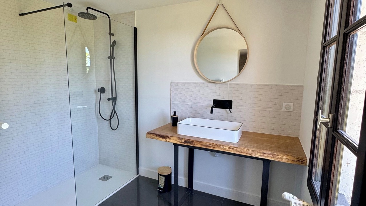 Photo of Bathroom in Echourgnac