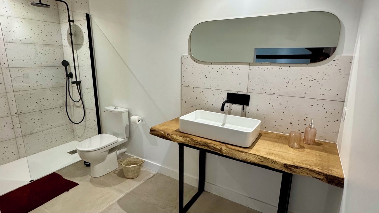 Photo of Bathroom in Echourgnac
