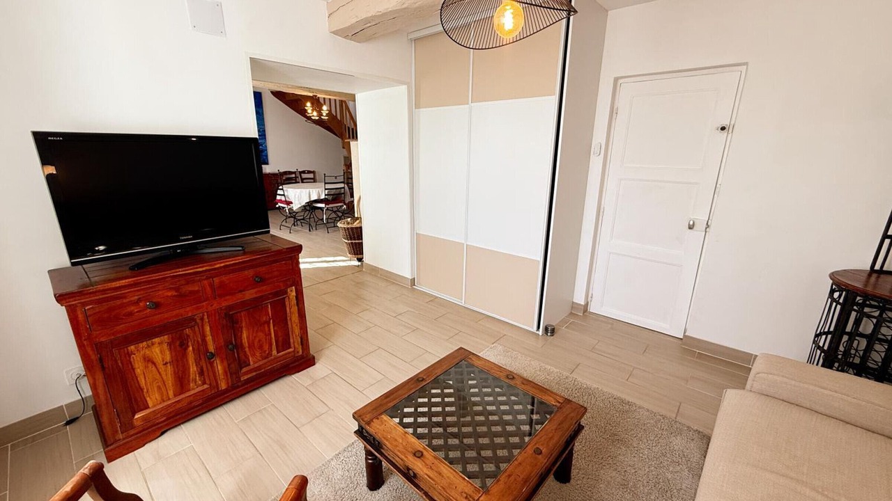 Photo of Livingroom in Thesee