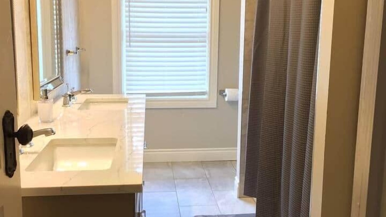 Photo of Bathroom in Port Weller West