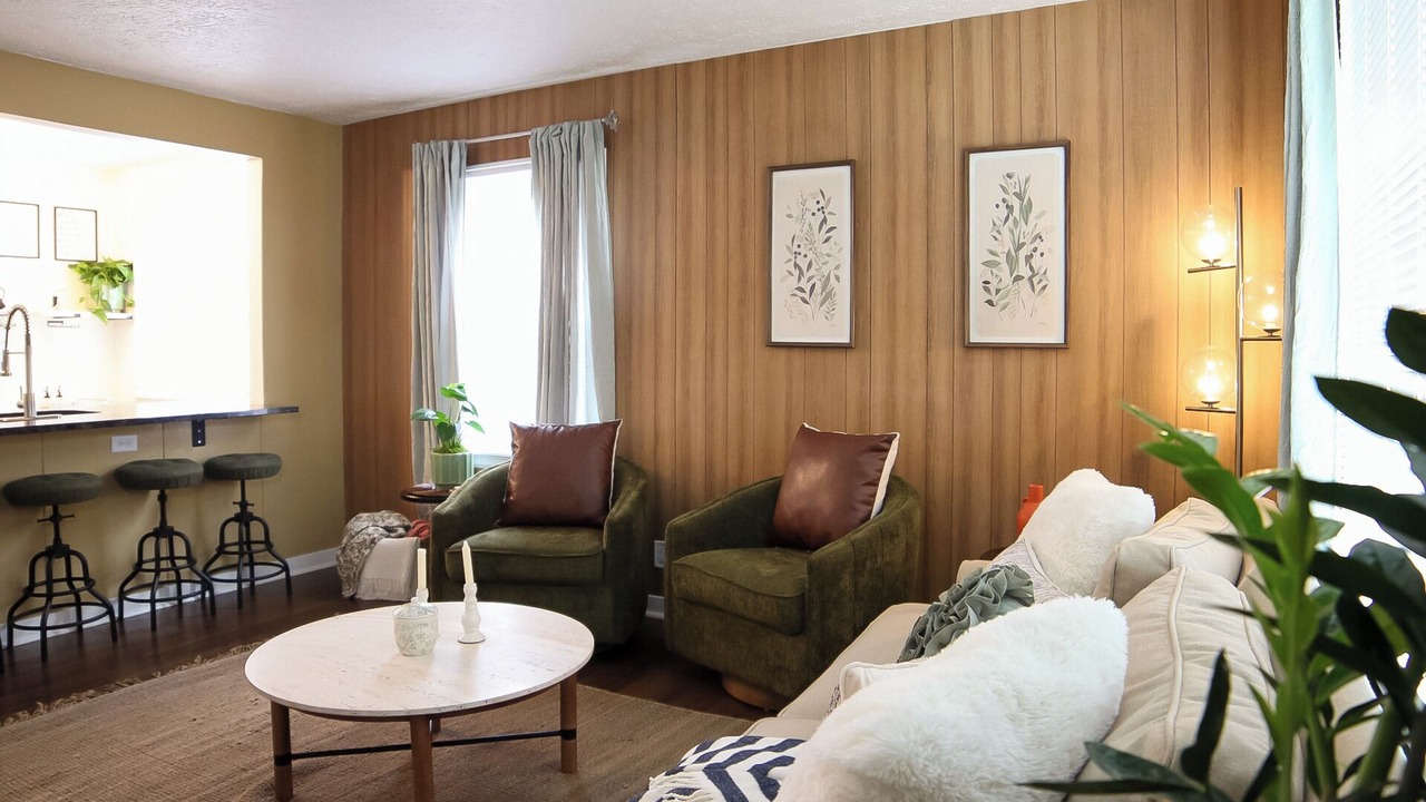 Photo of Livingroom in Lansing
