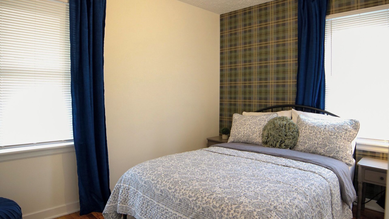 Photo of Bedroom in Lansing