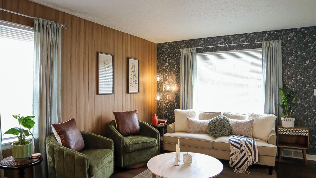 Photo of Livingroom in Lansing