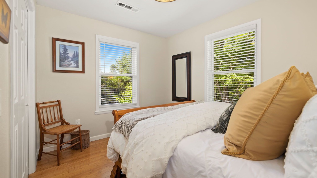Photo of Bedroom in Winslow