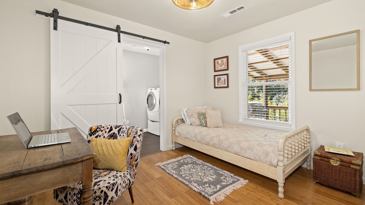 Photo of Bedroom in Winslow