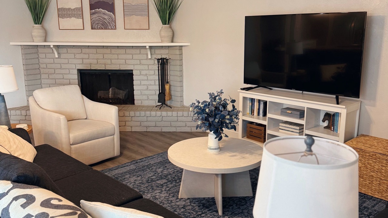 Photo of Livingroom in The Colony