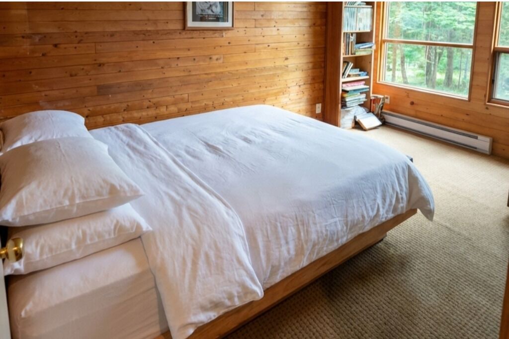 Photo of Bedroom in Lake of Bays