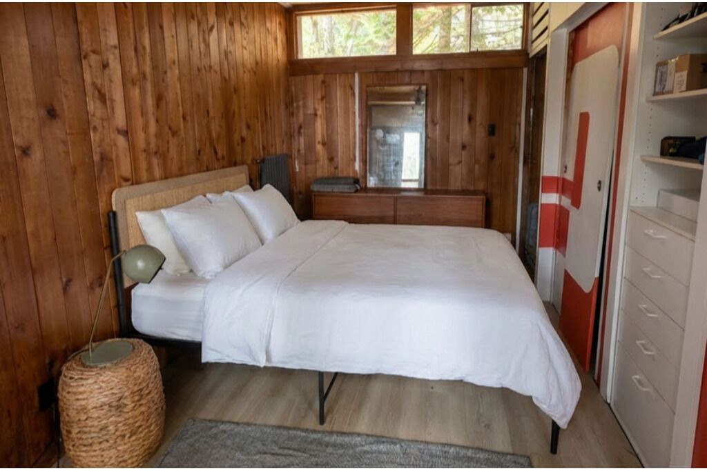 Photo of Bedroom in Lake of Bays