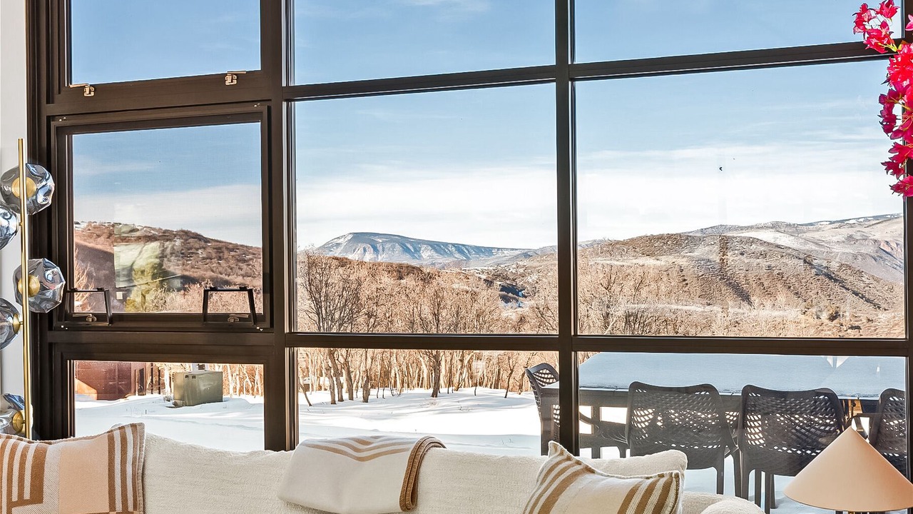 Photo of Livingroom in Brush Creek Village